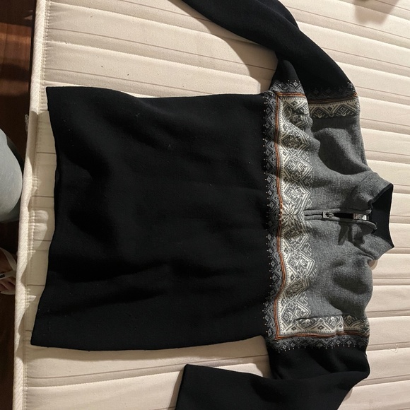Dale of norway sweater